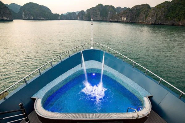 Halong Bay in one day by private car