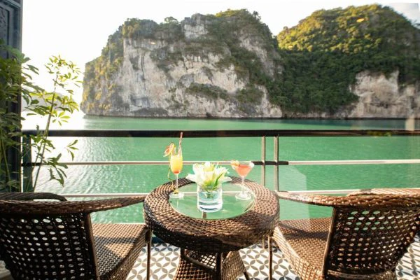 Halong Bay in one day by private car